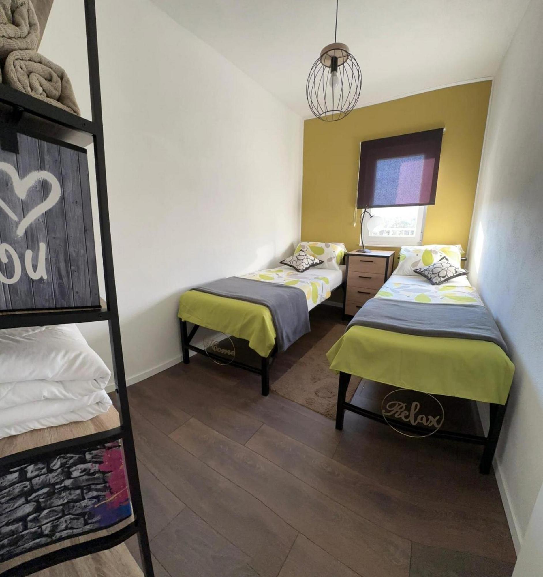 Holiday Home Chester With Heated Pool Kastela Ngoại thất bức ảnh