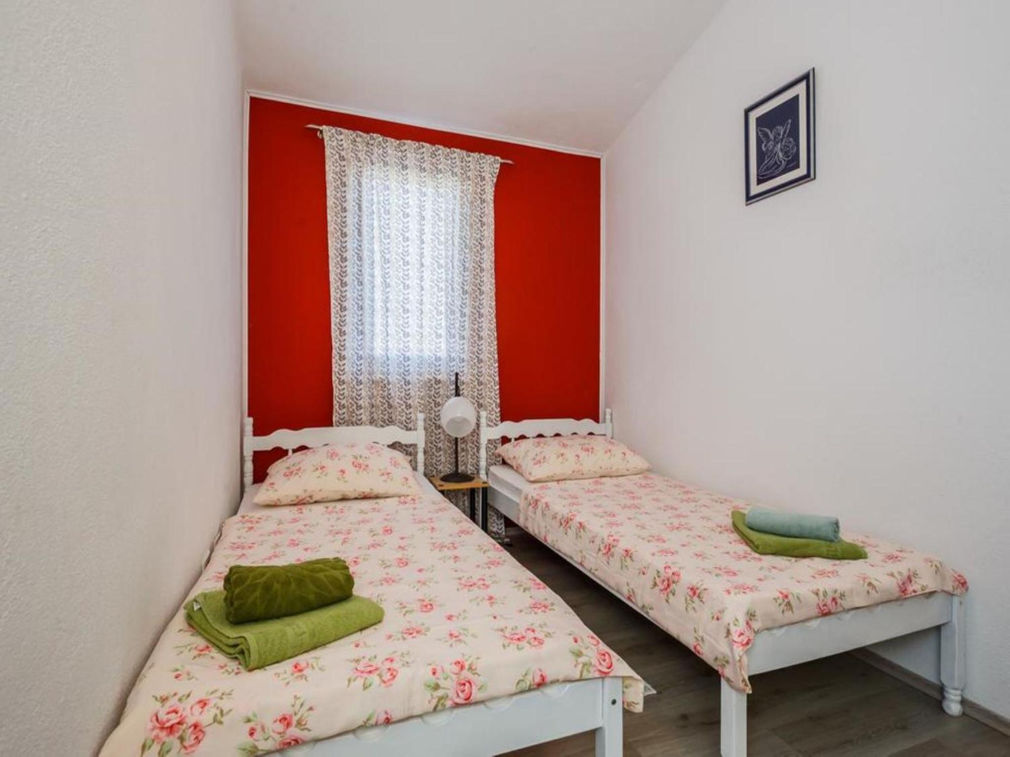 Holiday Home Chester With Heated Pool Kastela Phòng bức ảnh