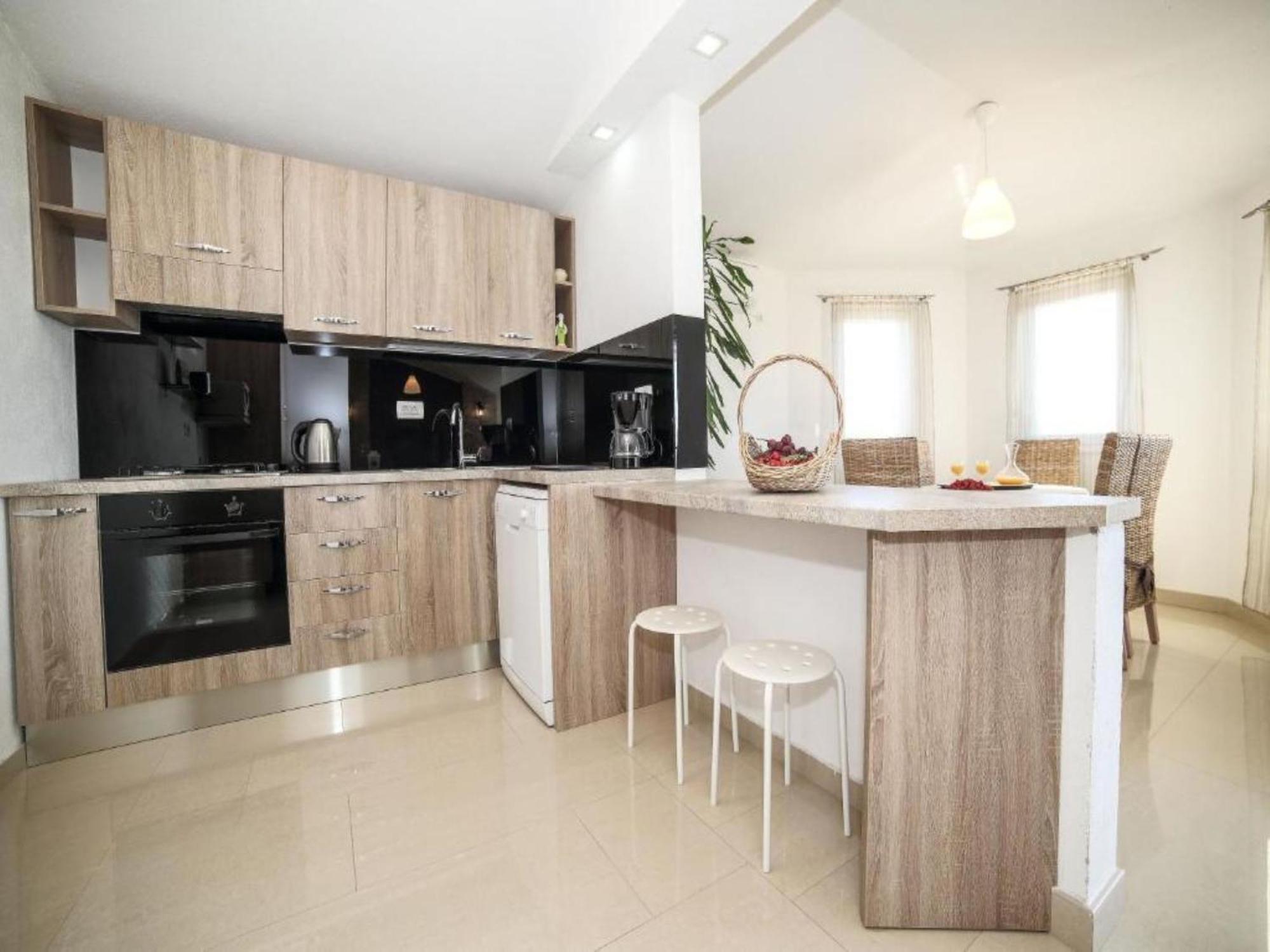 Holiday Home Chester With Heated Pool Kastela Phòng bức ảnh