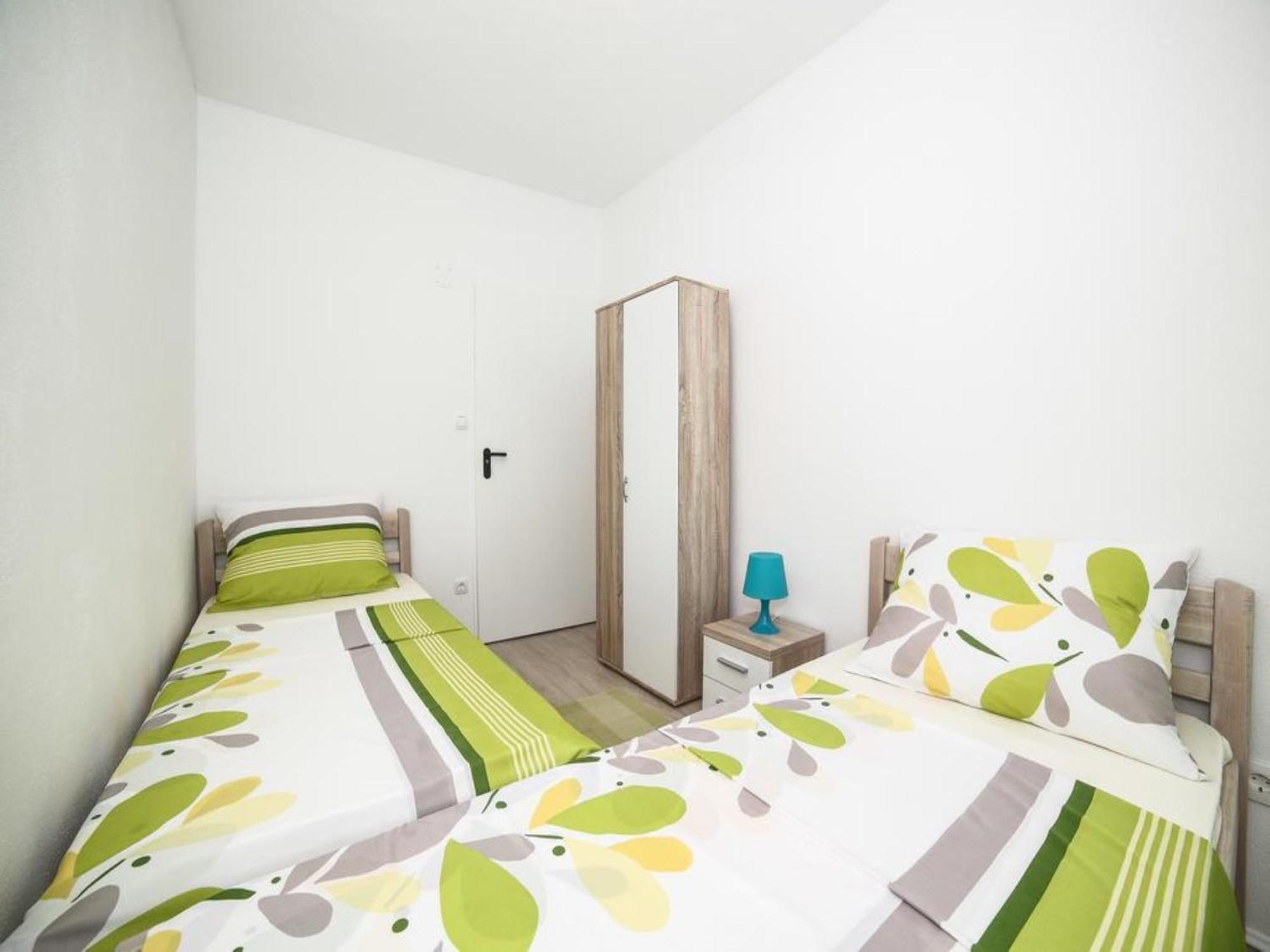 Holiday Home Chester With Heated Pool Kastela Phòng bức ảnh