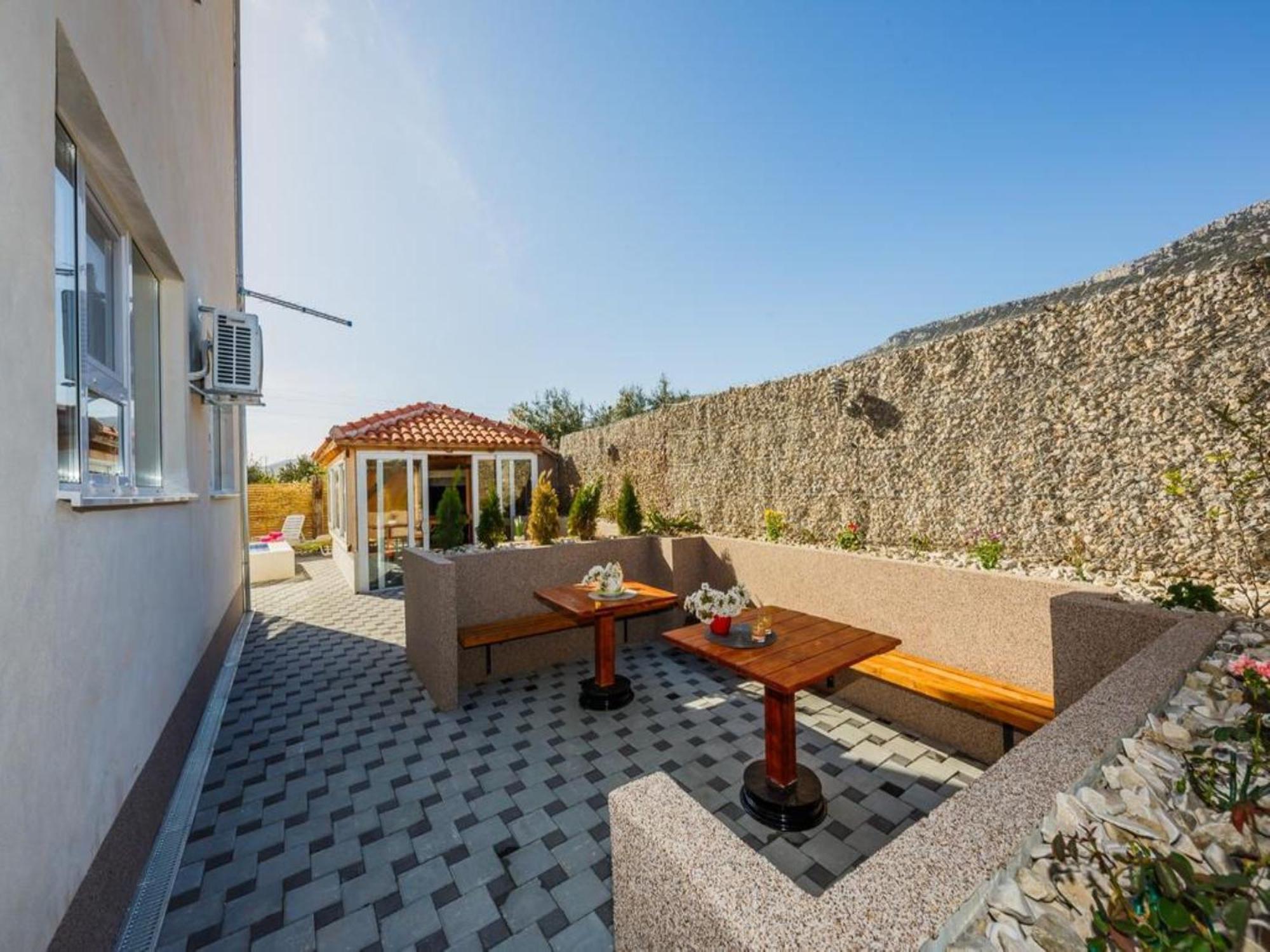 Holiday Home Chester With Heated Pool Kastela Phòng bức ảnh