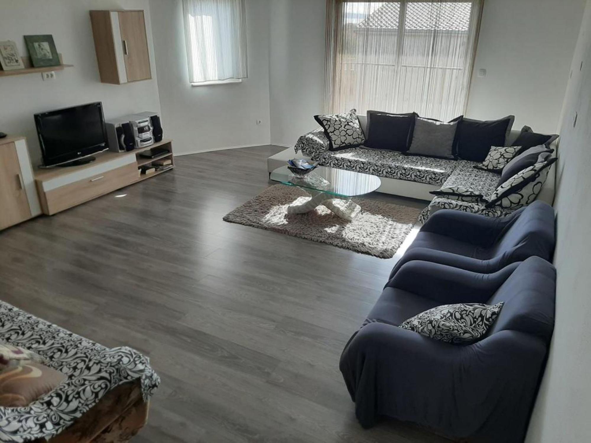 Holiday Home Chester With Heated Pool Kastela Phòng bức ảnh