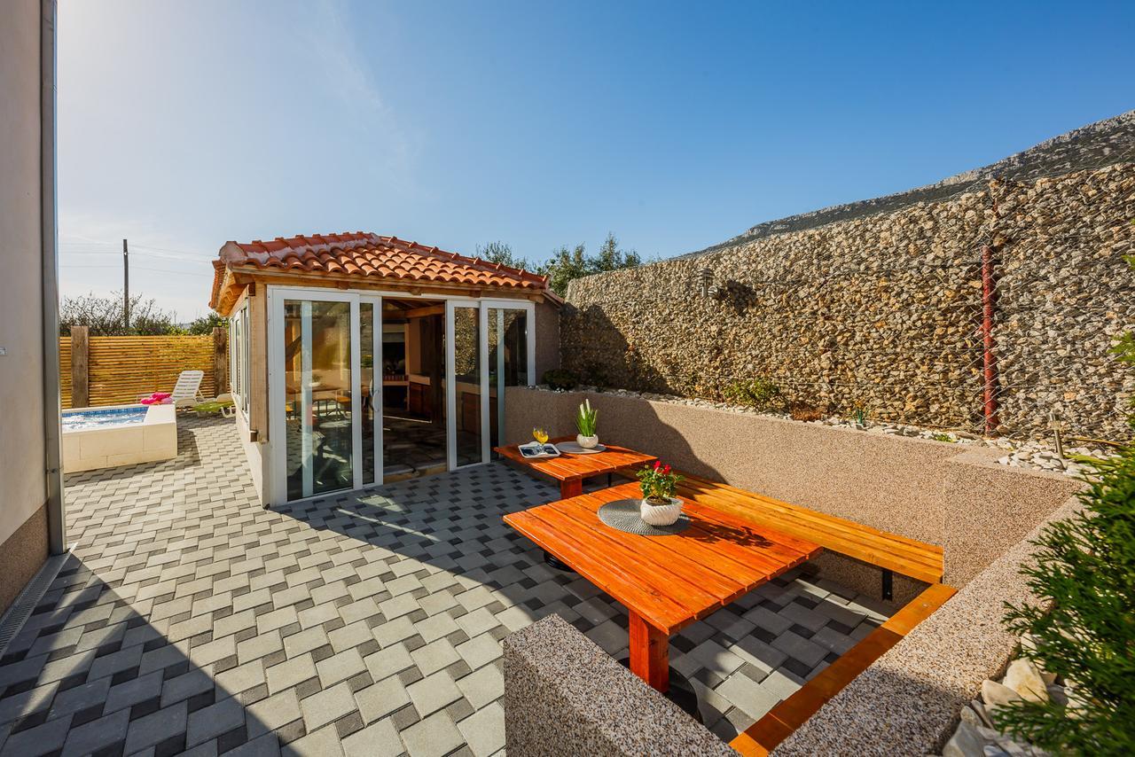 Holiday Home Chester With Heated Pool Kastela Ngoại thất bức ảnh