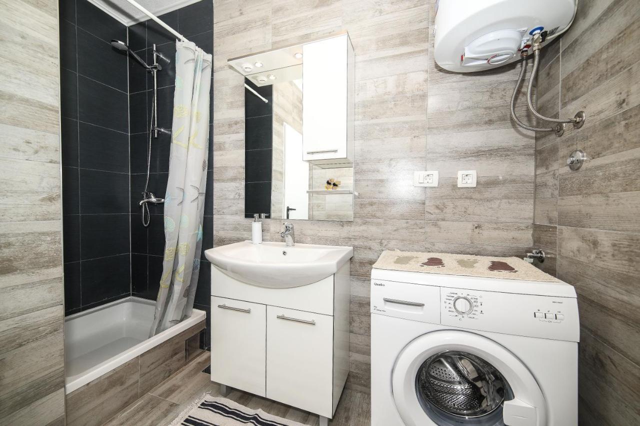 Holiday Home Chester With Heated Pool Kastela Ngoại thất bức ảnh