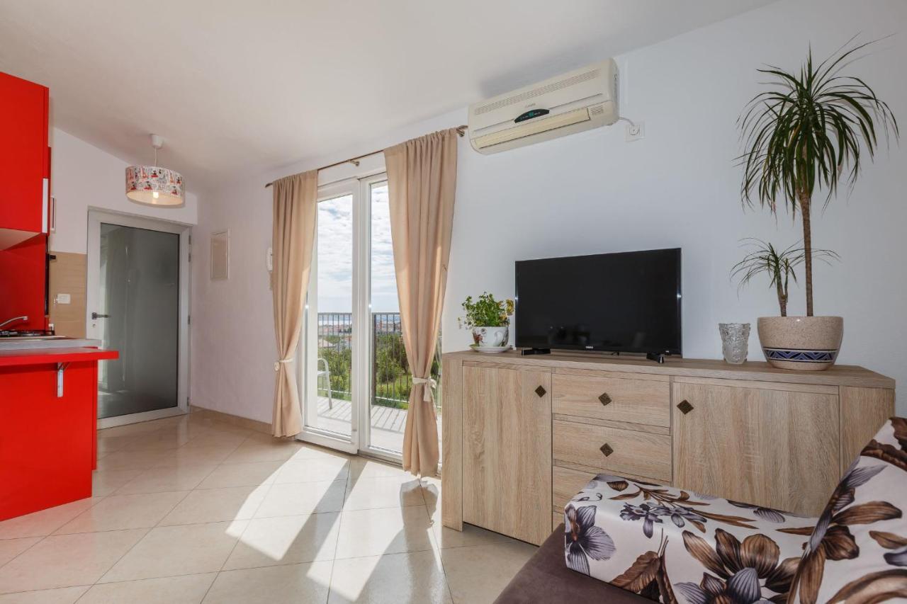 Holiday Home Chester With Heated Pool Kastela Ngoại thất bức ảnh